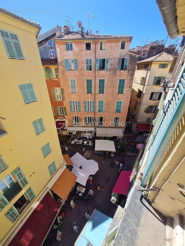 Dernier étage avec terrasse au cœur du Vieux-Nice – Fort potentiel - photo 4