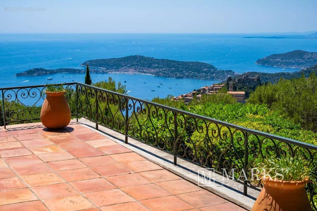 Maison à EZE