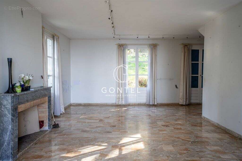 Maison à SAINT-CYR-AU-MONT-D'OR