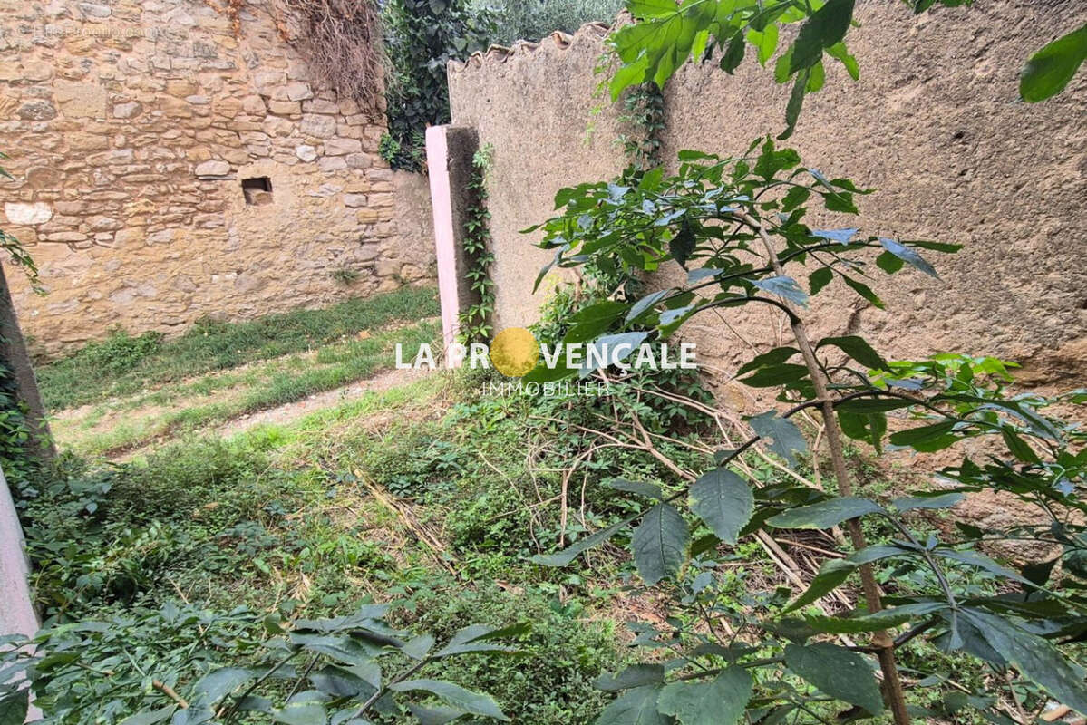 Appartement à POURCIEUX