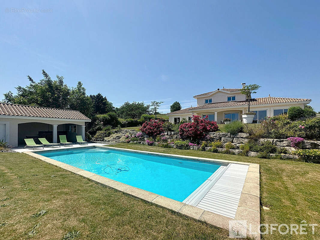 Maison à BOURGOIN-JALLIEU