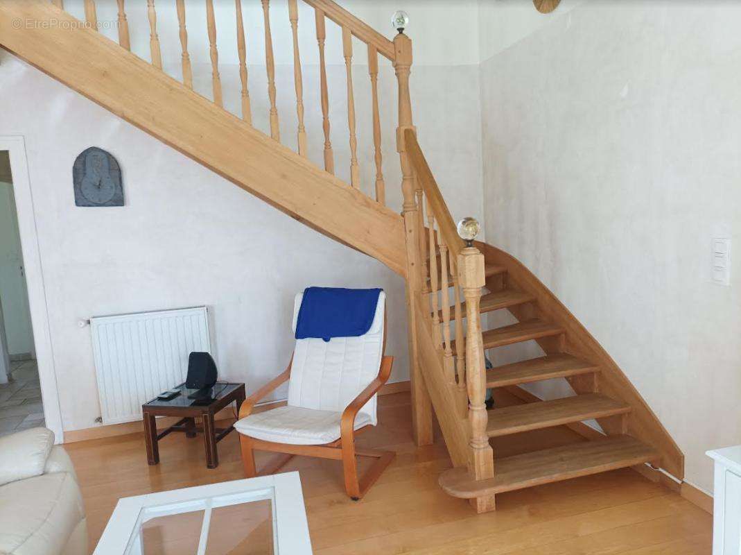 Maison à CHATEAUNEUF-DU-FAOU