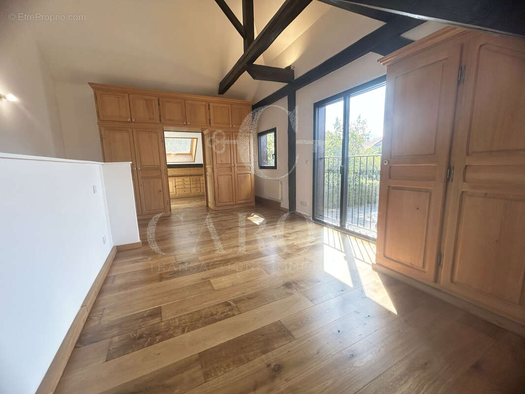 Appartement à VILLY-LE-PELLOUX