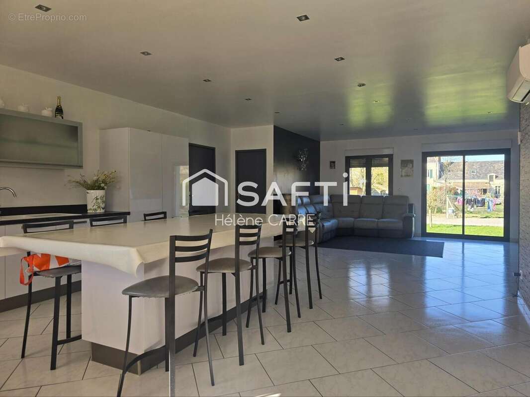 Maison 123 m² à Vierzon  - photo 2