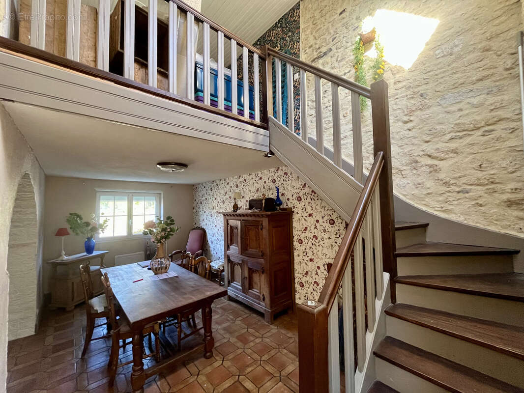 Maison à PORT-EN-BESSIN-HUPPAIN