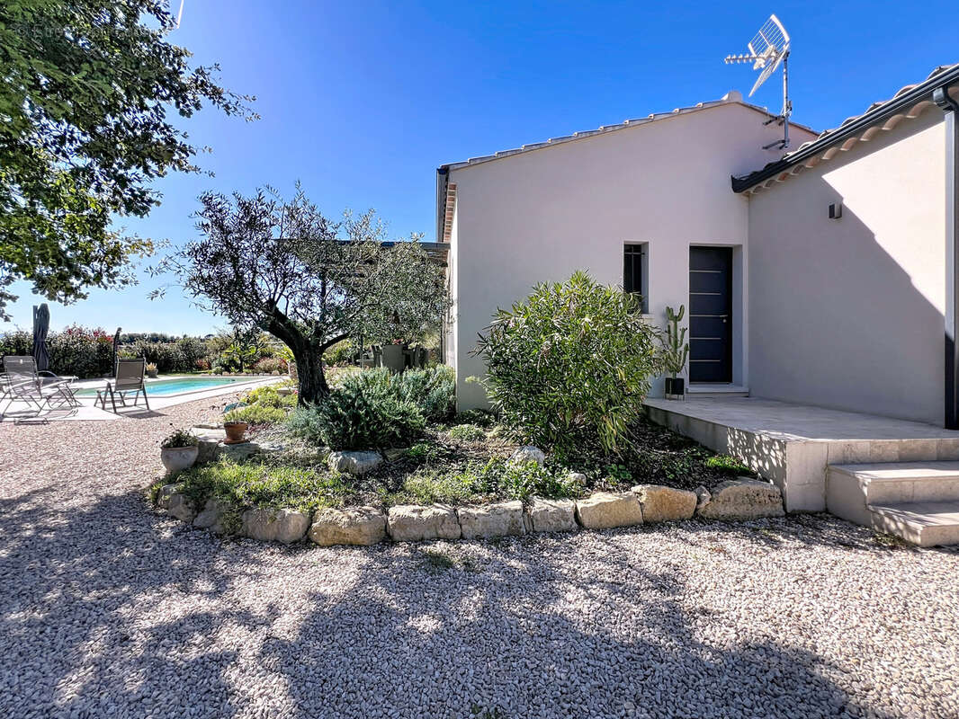 Maison à SAINT-SATURNIN-LES-APT