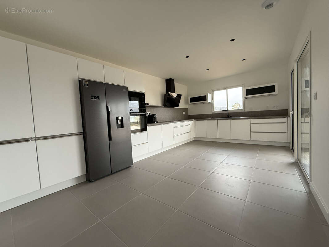 Maison à ESPINASSE-VOZELLE