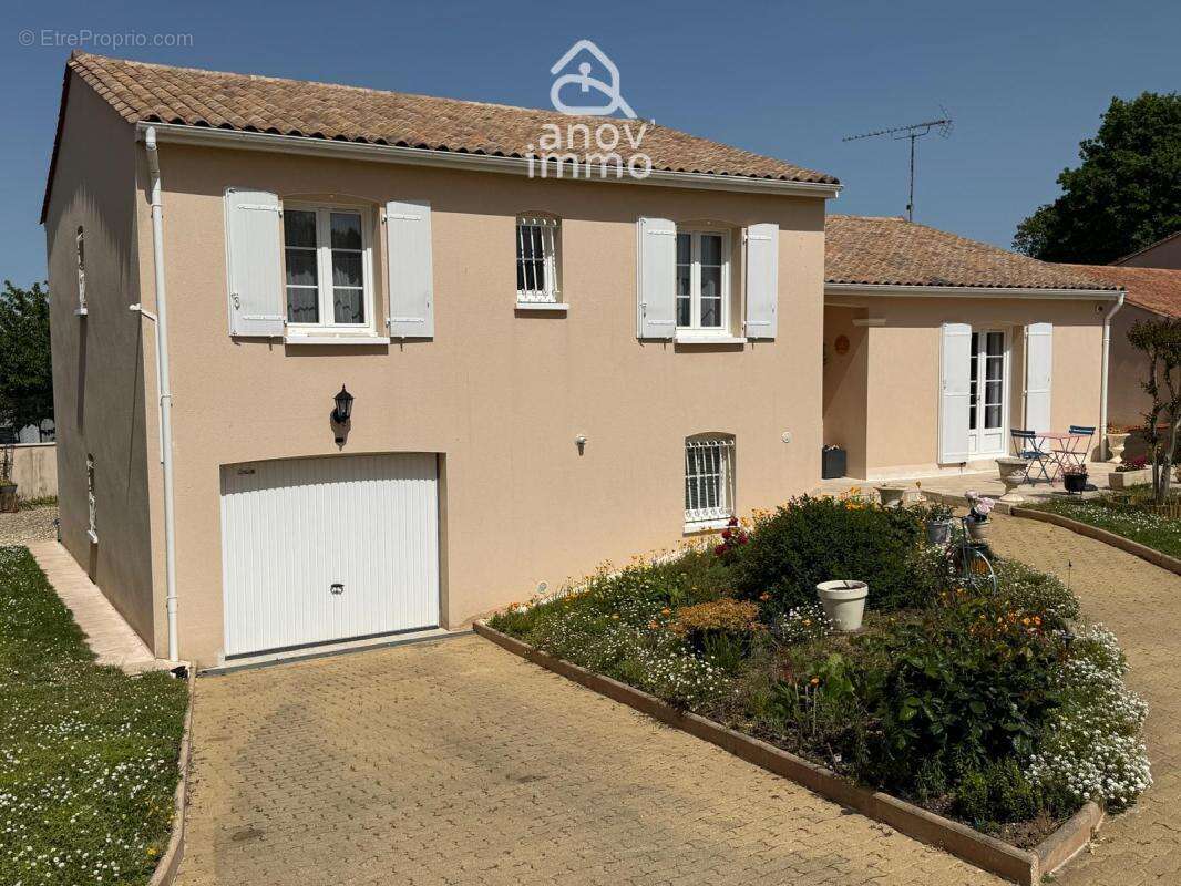 EXCLUSIVITE : Maison 4 chambres St Yrieix sur Charente - gar - photo 2