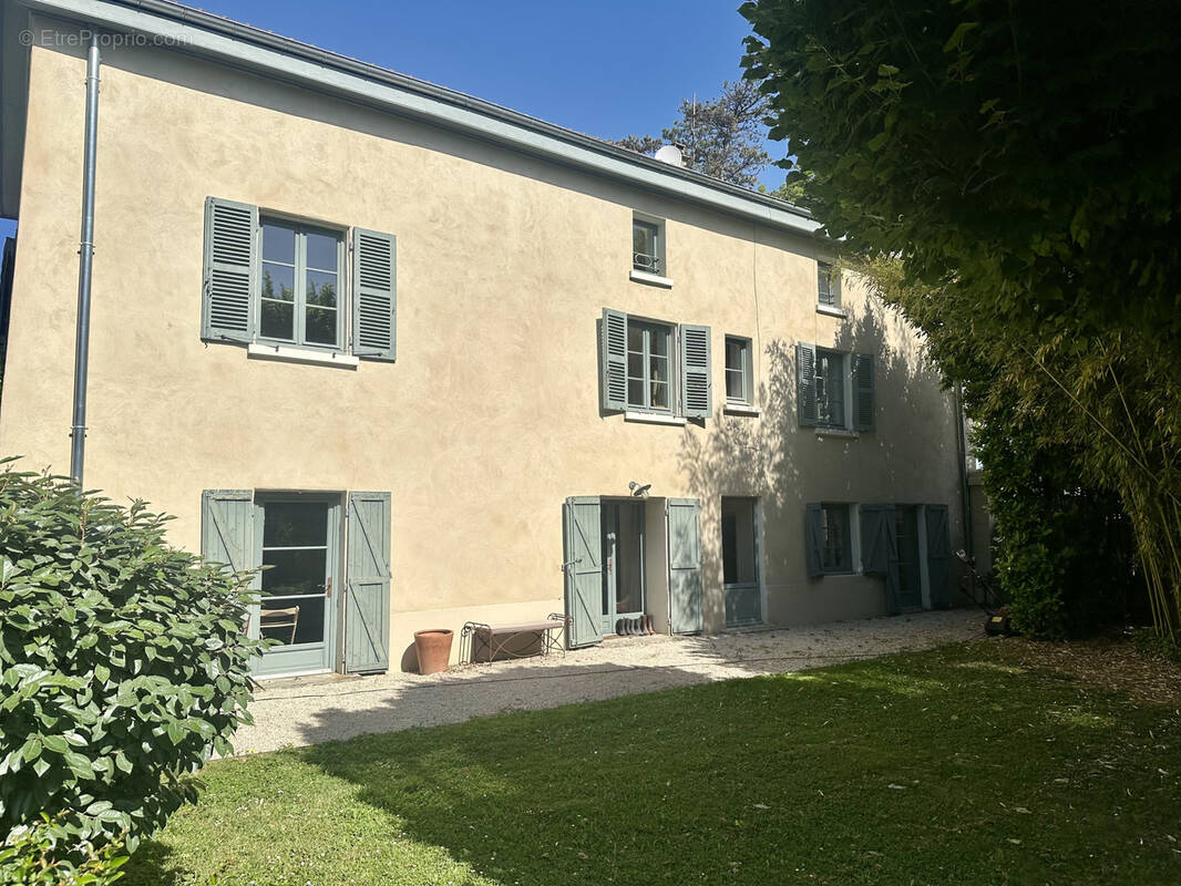 Maison à TASSIN-LA-DEMI-LUNE