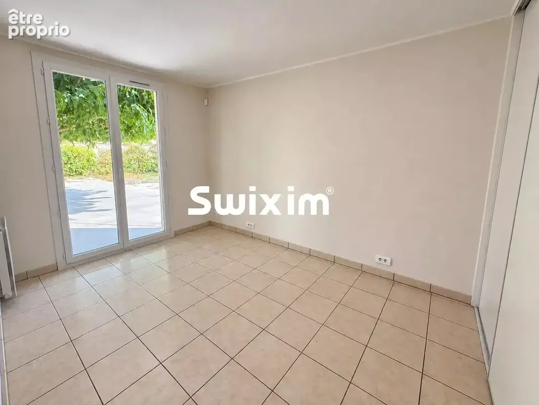 Maison de plain pied avec dépendances - photo 7
