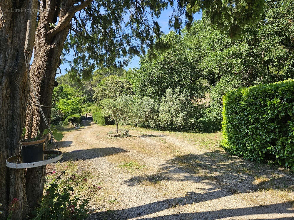 Maison à MORNAS