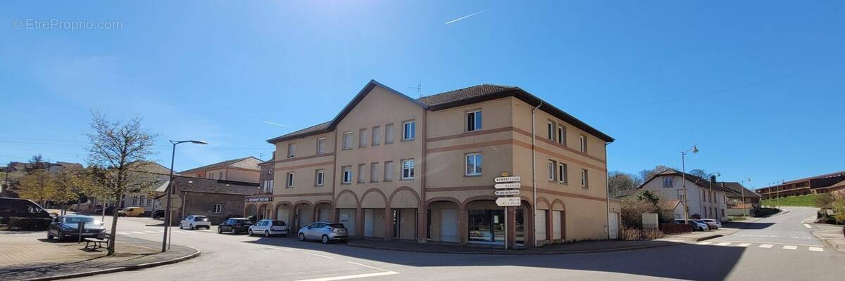 Appartement à ETIVAL-CLAIREFONTAINE