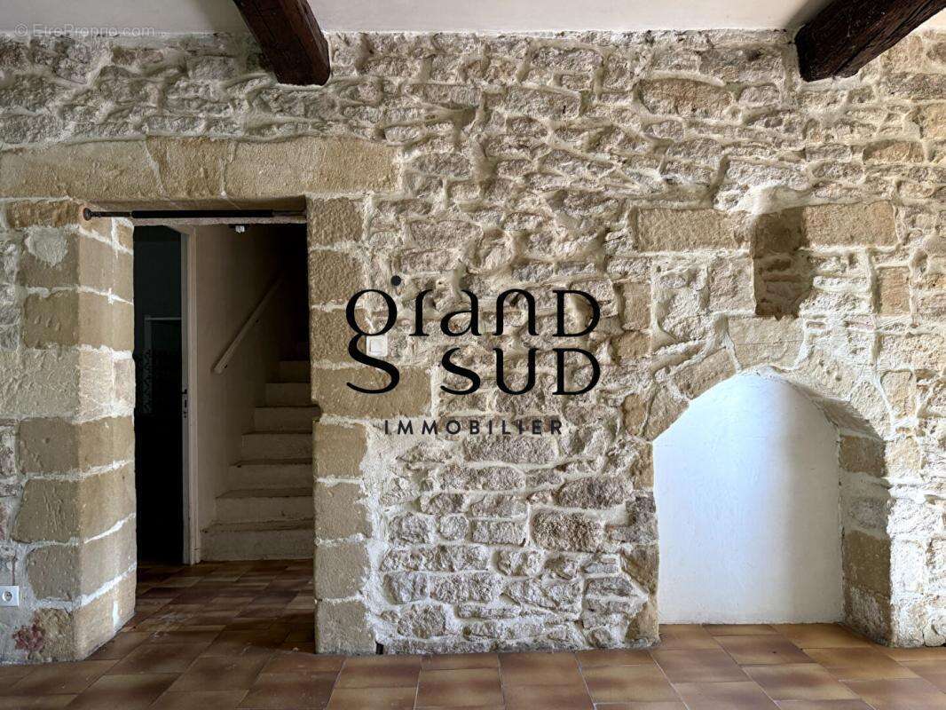 Maison à MONTAREN-ET-SAINT-MEDIERS