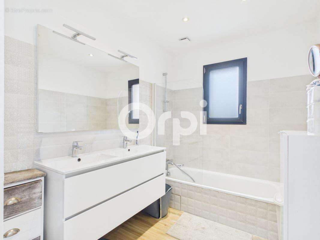 Maison à MONTAUROUX