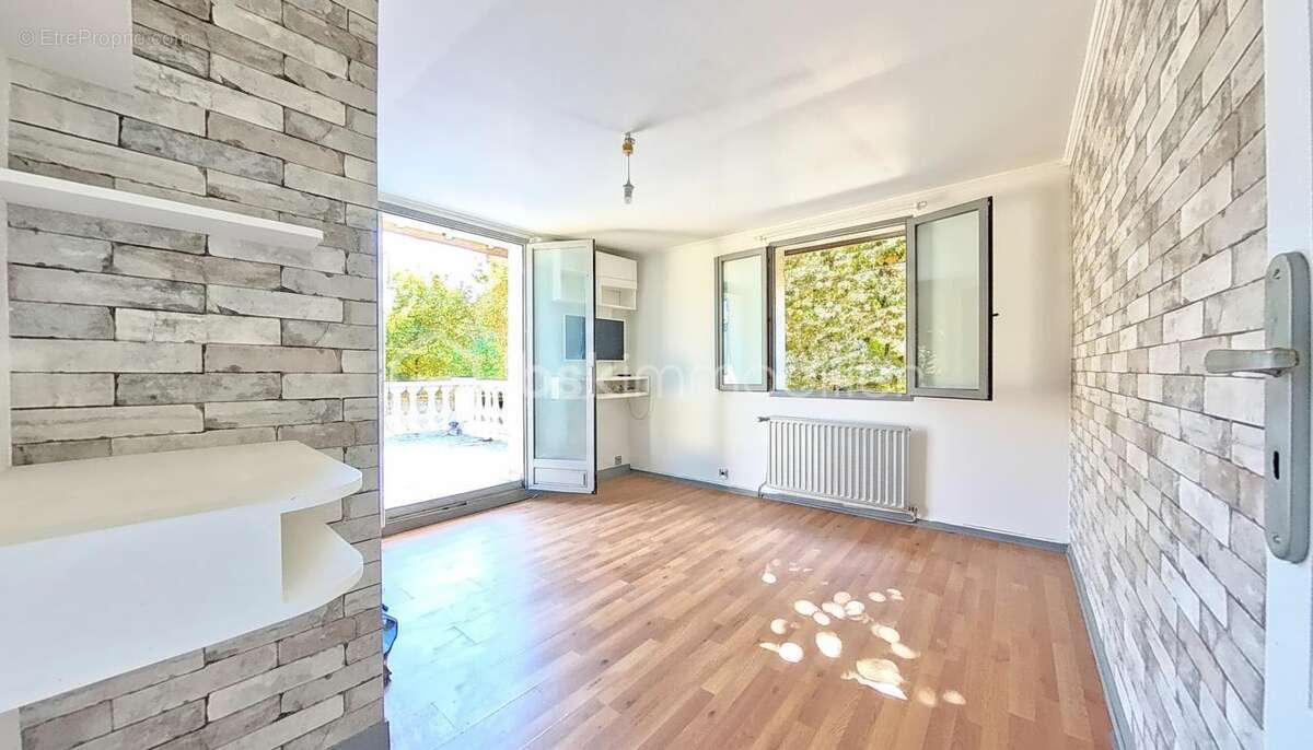 Maison à NEUILLY-PLAISANCE