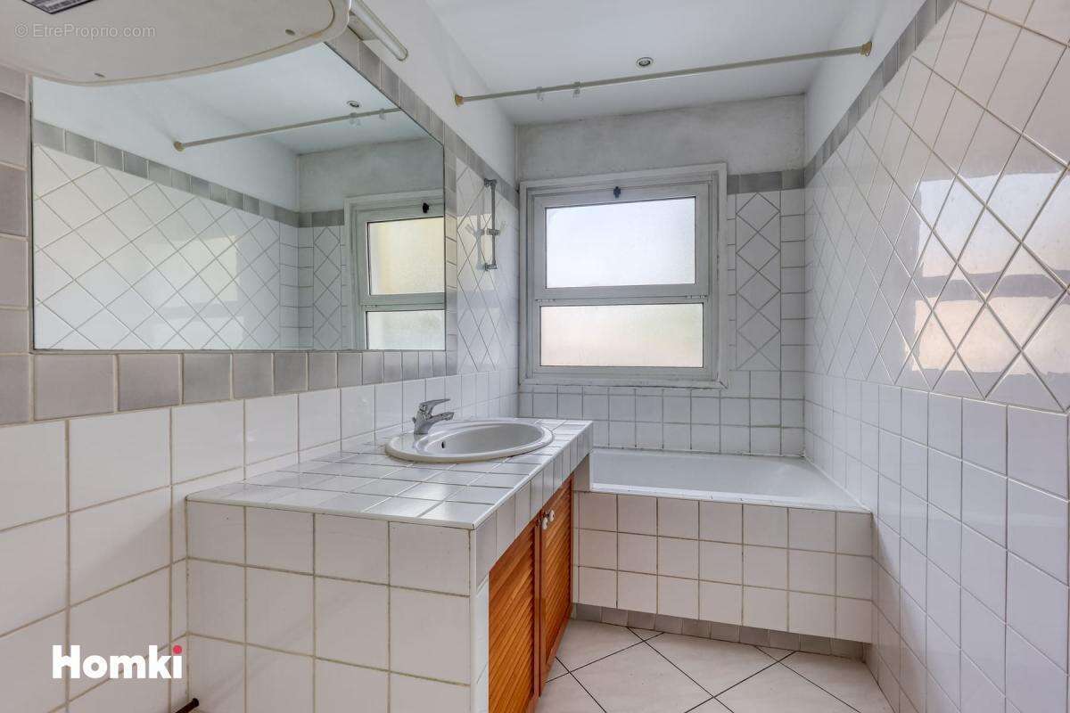 A vendre ! Appartement T3 de 67 m² - terrasse - à Toulon 83000, Avenue Edouard Latil - Aguillon - 83000 Toulon - photo 8