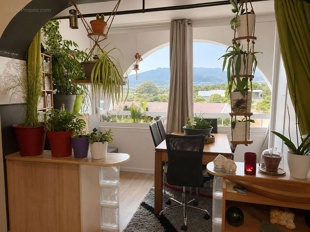 À vendre - Appartement 2 pièces de 45 m² - Porto-Vecchio - photo 2
