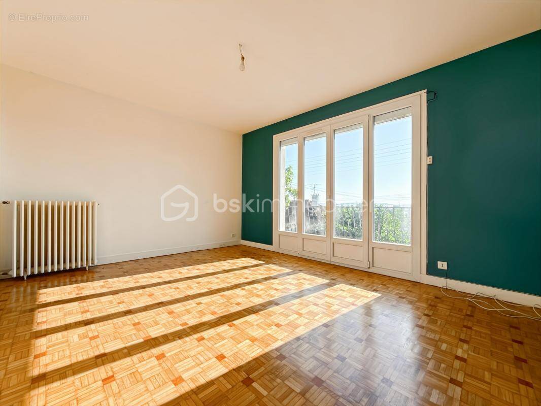 Maison à PARON