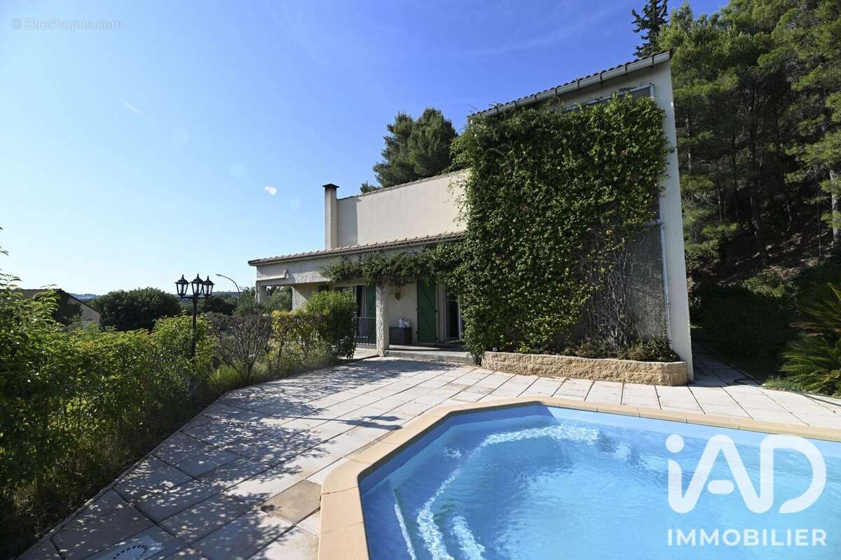Maison 151 m² à Aramon  - photo 6