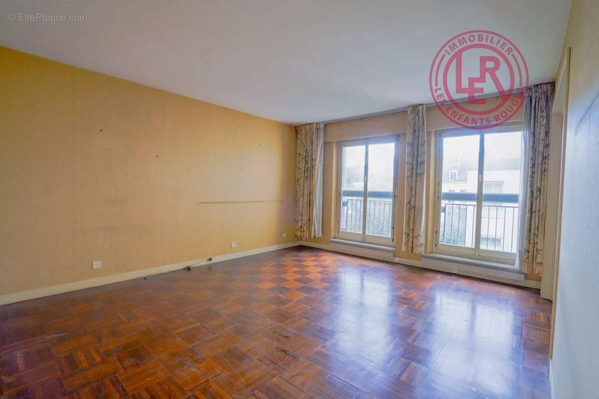 Appartement à PARIS-3E