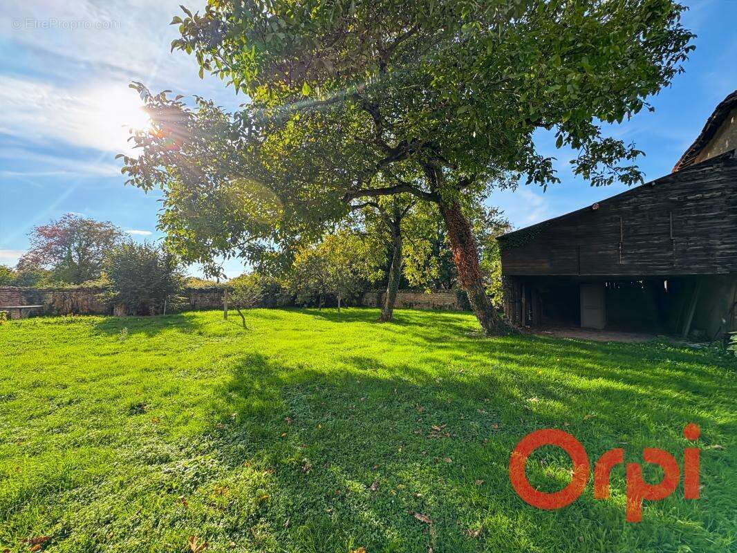 Maison à CHALIVOY-MILON