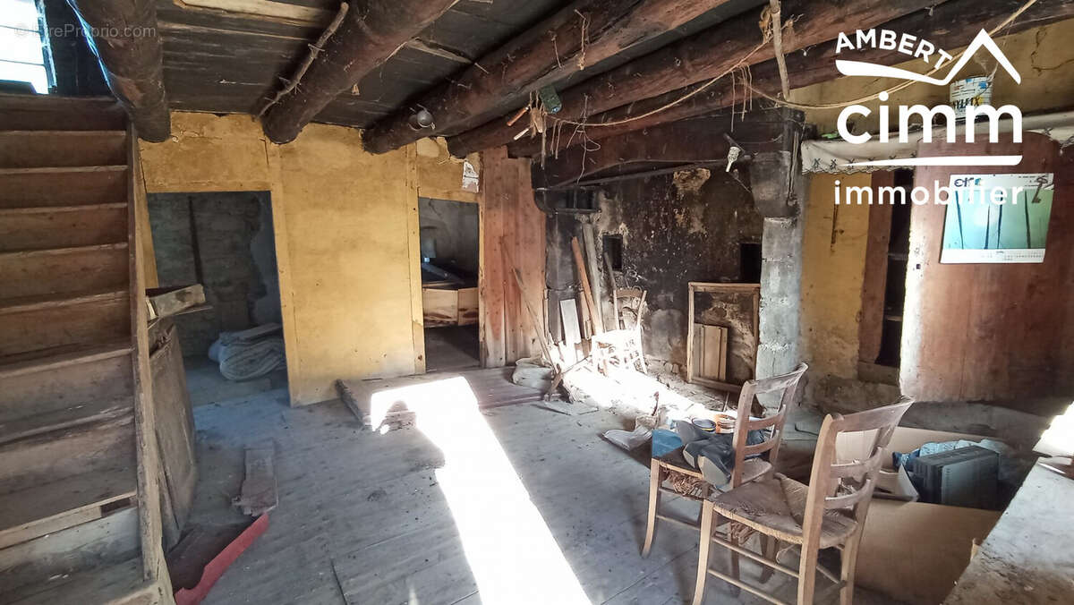 Maison à SAINT-GERVAIS-SOUS-MEYMONT