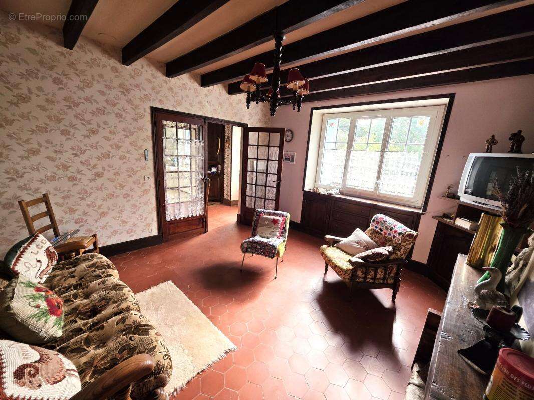 Maison à LIGNAC