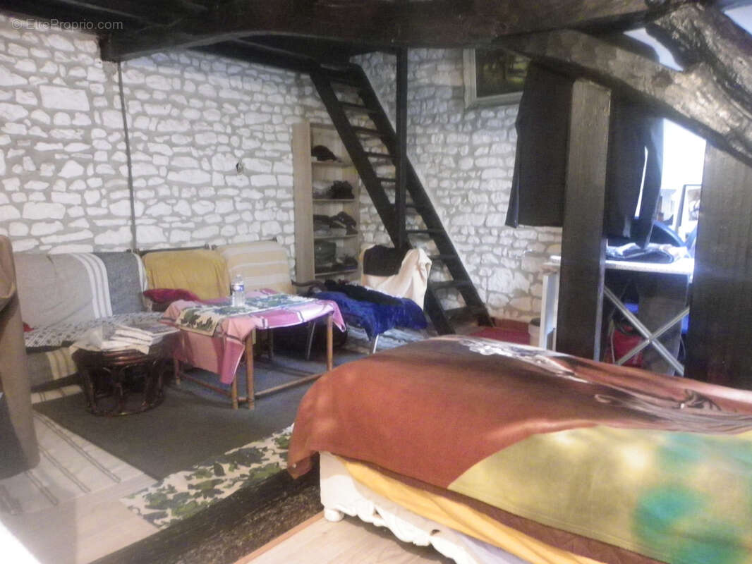 Maison de ville f2 41.6m2 plein centre ville - photo 3