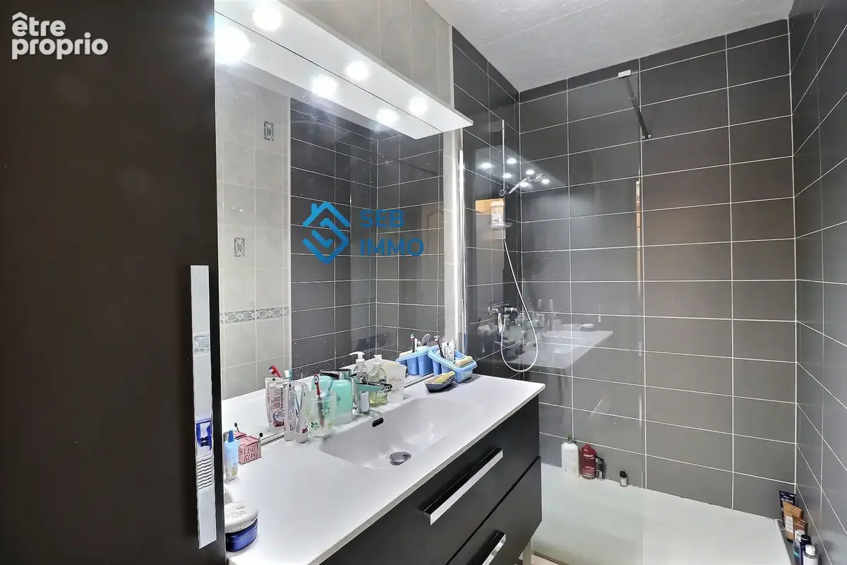 Maison 125 m2   Viager occupé deux têtes avec quatre chambres, piscine et véranda ensolei - photo 7