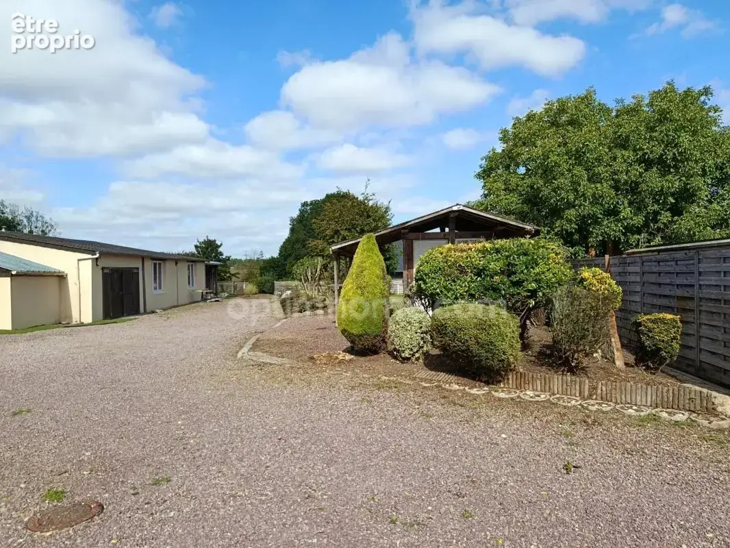 Longère en pierre de caractère – 222 m² – 5 chambres – 140 m² de dépendances – terrain 1 500 m² val d’arry (14210) – à proximité - photo 26