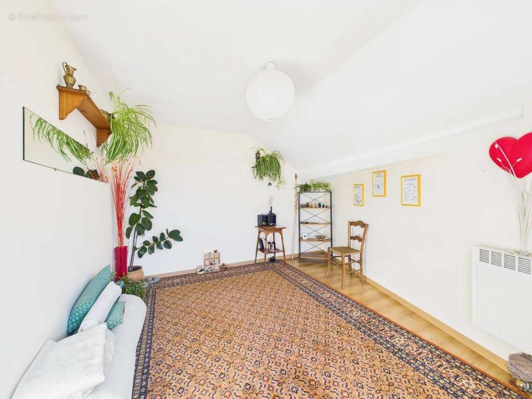 Maison à LA ROCHE-EN-BRENIL