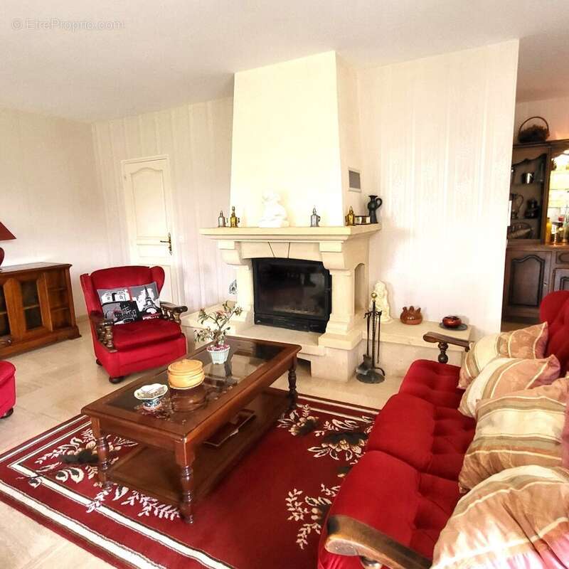 Maison à BELLEGARDE