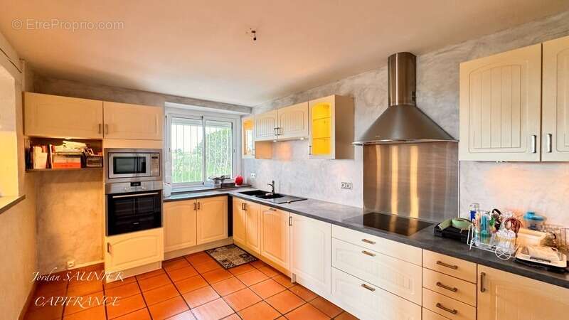 Dpt Tarn (81), à vendre Puylaurens maison P7 de 320 m² - Terrain de 3000 m² - photo 12