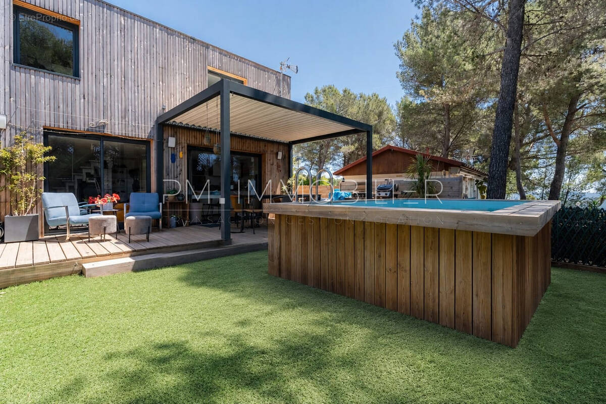 Maison à LE CASTELLET