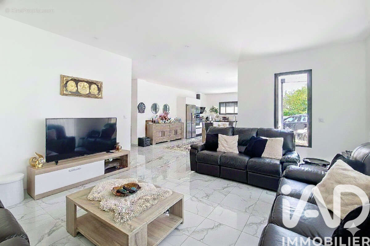 Maison 151 m² à Yffiniac  - photo 7