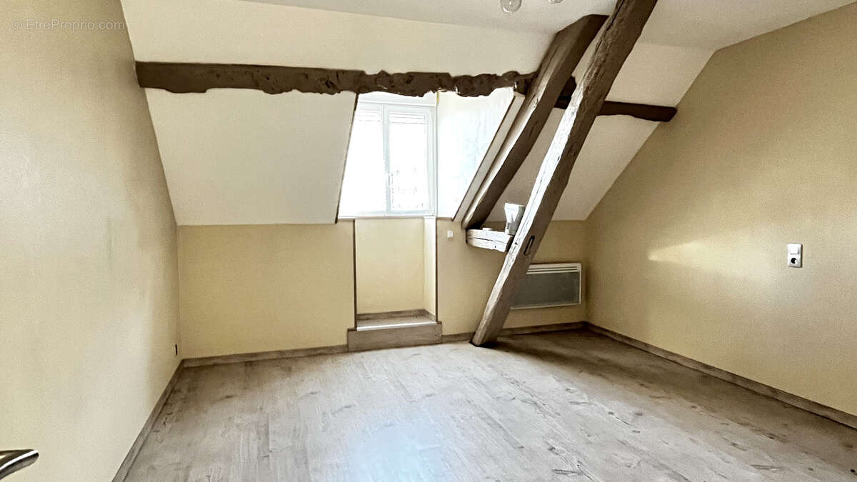 Maison à LA CHAPELLE-SAINT-SULPICE