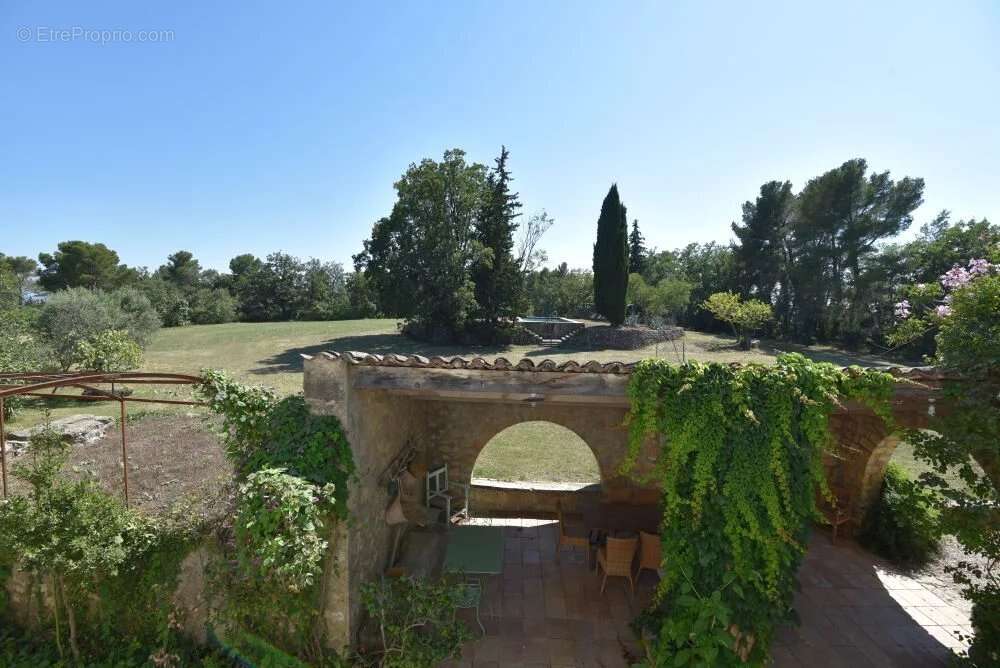 Maison à TOURRETTES