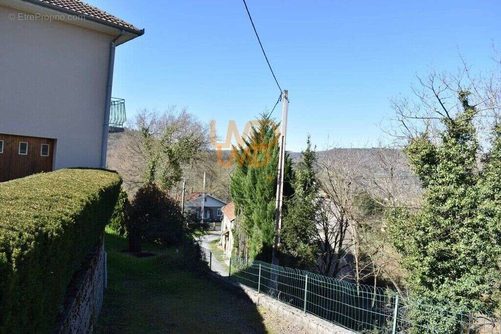 Maison à DECAZEVILLE