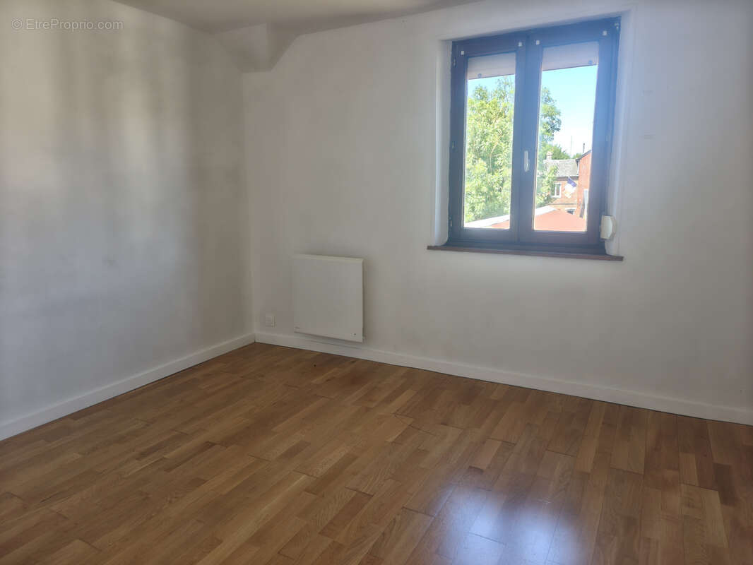 Maison à MONTREUIL-L'ARGILLE