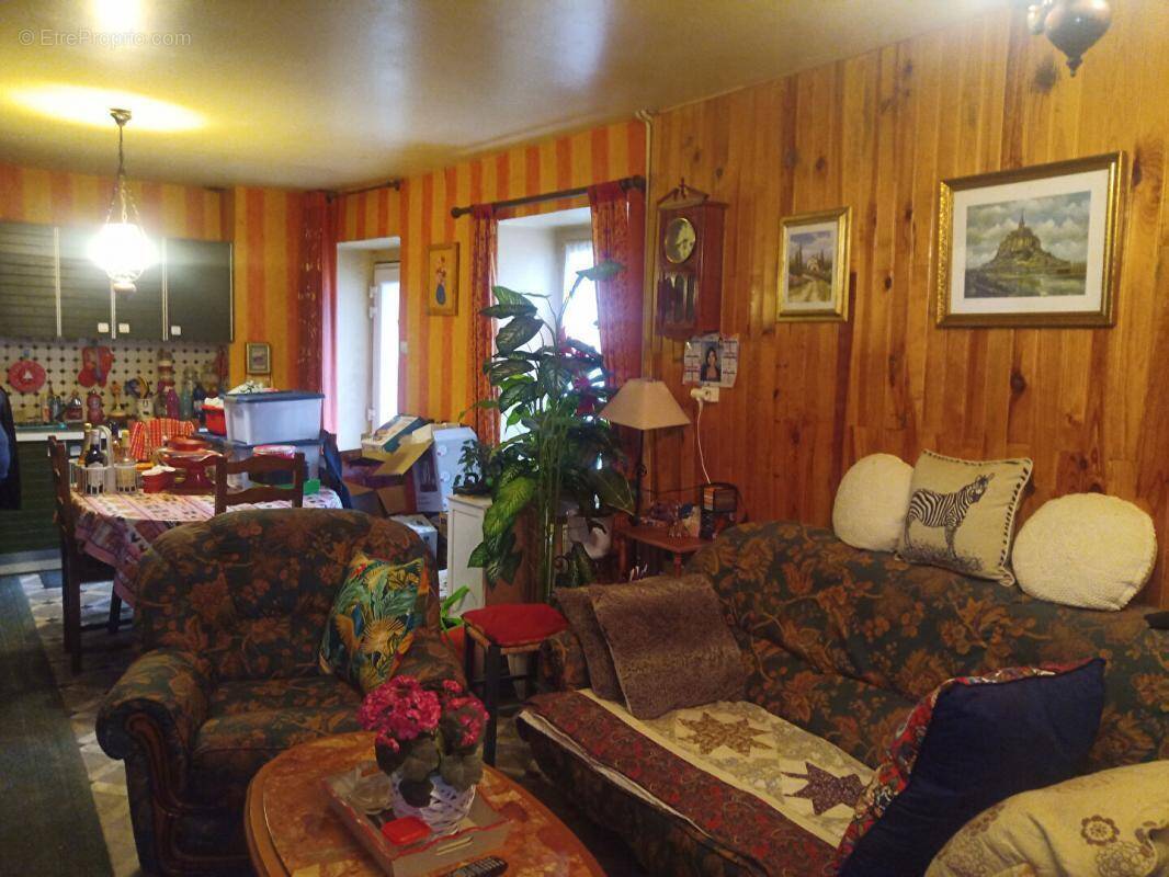 Maison à ESPALY-SAINT-MARCEL