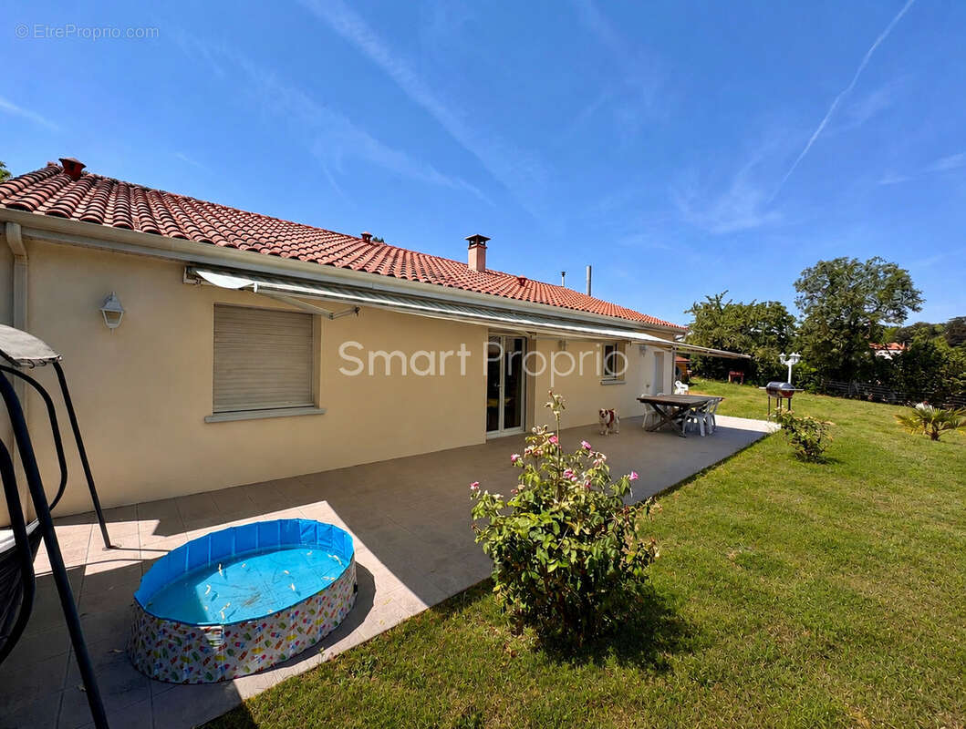 Maison récente de plain-pied   108 m2 sur 2 305 m2 de terrain   Randan - photo 2