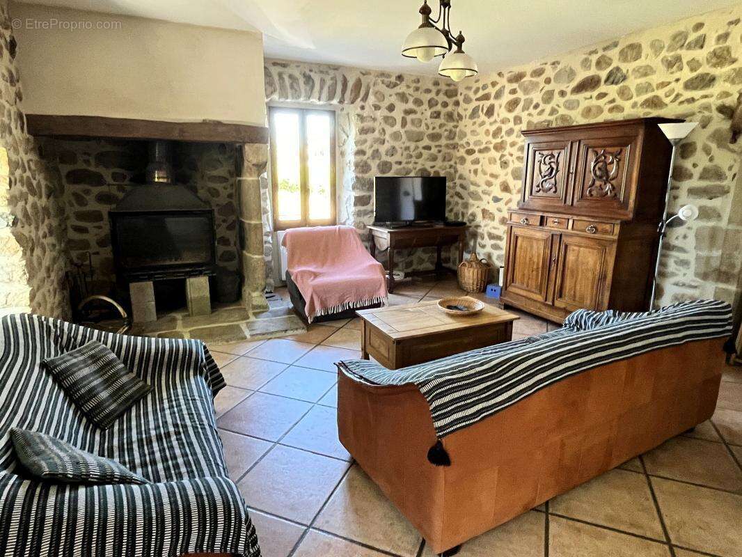 Maison à LARGENTIERE