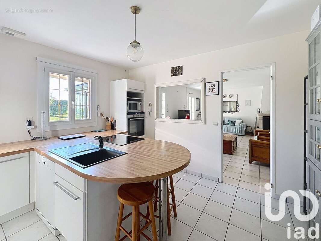 Photo 9 - Maison à MONDONVILLE-SAINT-JEAN