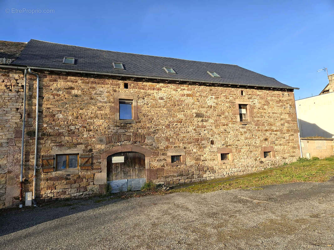 Maison à ONET-LE-CHATEAU