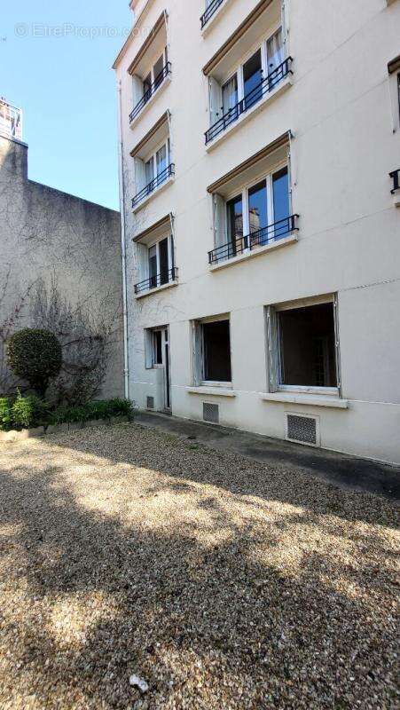 Appartement à PARIS-14E