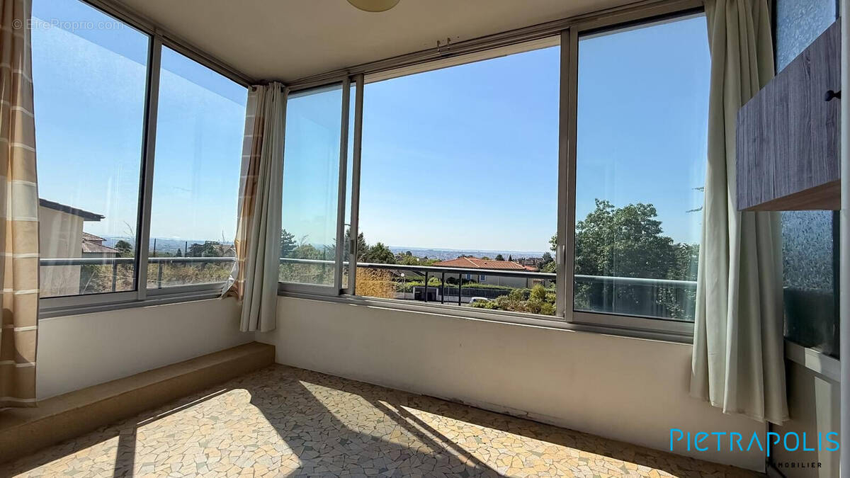 Appartement 70 m² à Caluire-Et-Cuire  - photo 3
