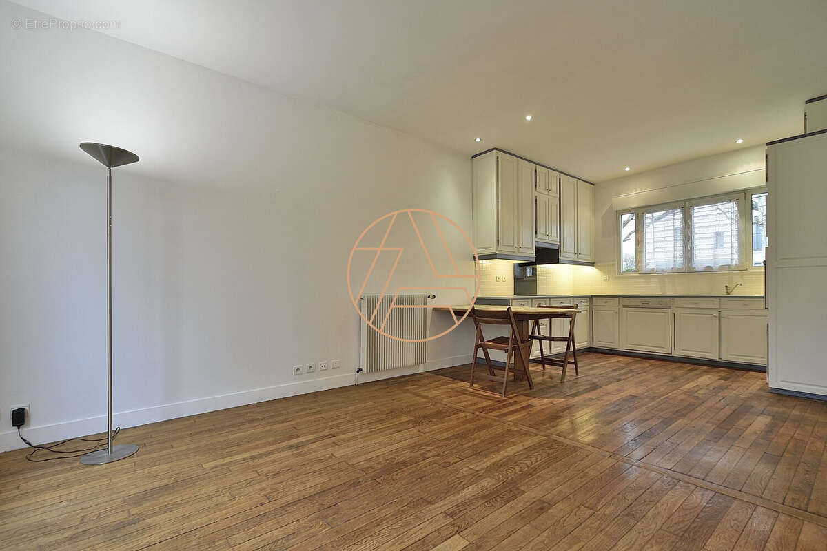 Maison à SAINT-MAUR-DES-FOSSES