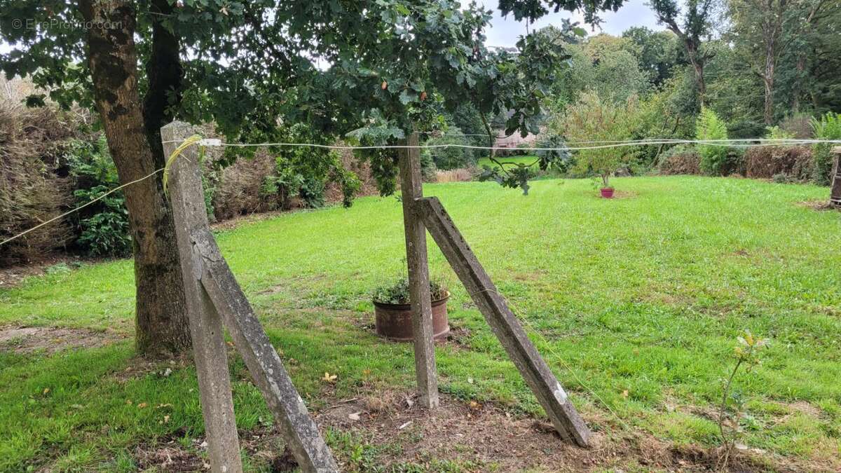 Maison à LE HAUT-CORLAY