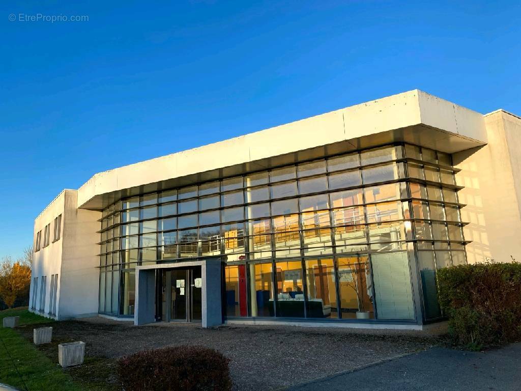 Commerce à SAINT-PIERRE-LA-GARENNE