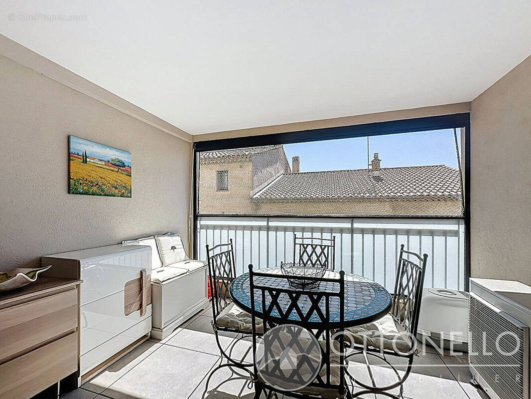 Appartement à ROQUEBRUNE-SUR-ARGENS